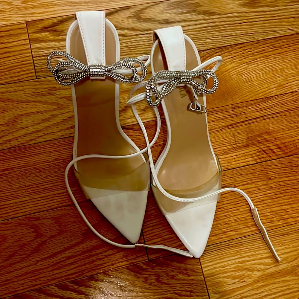 Miss Lola White Heels